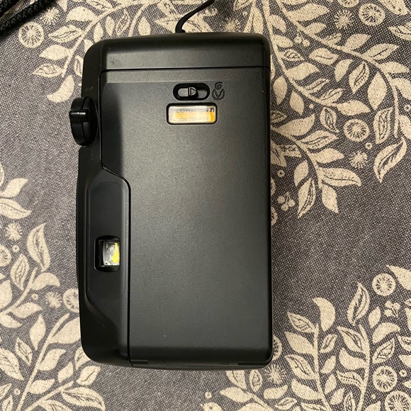 Vintage film camera - Picture 2 of 3